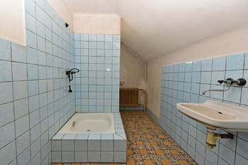 Koupelna v 2. NP.  - Prodej domu 230 m², Městec Králové