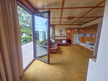 obývací pokoj a terasa - Prodej domu 82 m², Křemže
