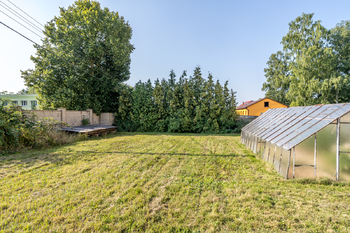 Zahrada a skleník - Prodej domu 151 m², Lužná