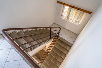 Schodiště - Prodej domu 151 m², Lužná