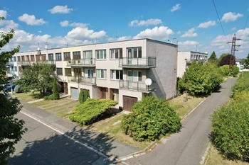 pohled na dům - Prodej domu 152 m², Hradec Králové