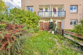 zahrada - Prodej domu 152 m², Hradec Králové