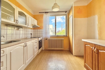 kuchyně - Prodej domu 152 m², Hradec Králové