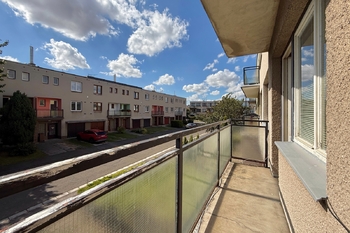 výhled z balkonu - Prodej domu 152 m², Hradec Králové