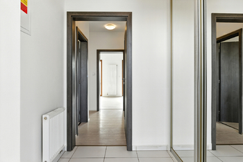 chodba - Prodej bytu 3+kk v osobním vlastnictví 78 m², Mníšek pod Brdy