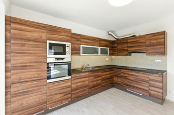 kuchyňská linka - Prodej bytu 3+kk v osobním vlastnictví 78 m², Mníšek pod Brdy