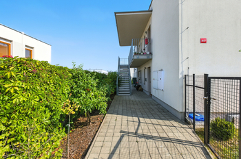 vstup - Prodej bytu 3+kk v osobním vlastnictví 78 m², Mníšek pod Brdy