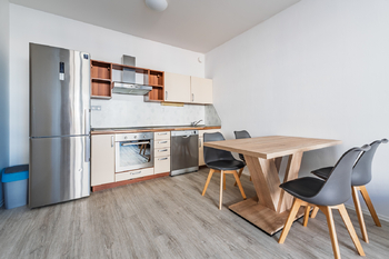 Pronájem bytu 1+kk v osobním vlastnictví 39 m², Praha 9 - Hloubětín