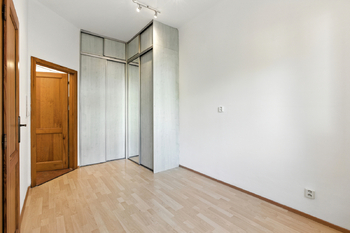 ložnice - Pronájem bytu 2+kk v osobním vlastnictví 44 m², Praha 3 - Žižkov