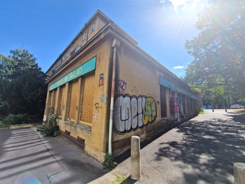 Pronájem obchodních prostor 420 m², Praha 4 - Michle