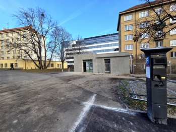 Pronájem obchodních prostor 420 m², Praha 4 - Michle
