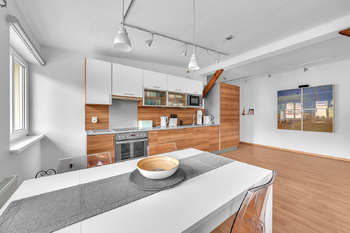Pronájem bytu 2+kk v osobním vlastnictví 74 m², Milovice