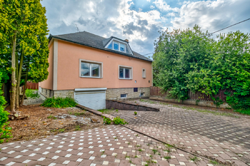 Prodej domu 330 m², Cheznovice