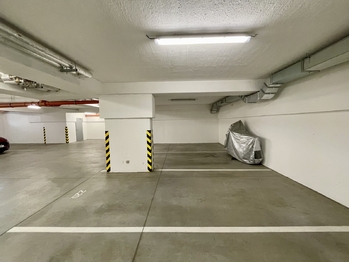 Pronájem garážového stání 16 m², Brno