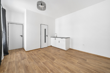 Prodej nájemního domu 84 m², Úpice