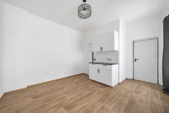 Prodej nájemního domu 84 m², Úpice