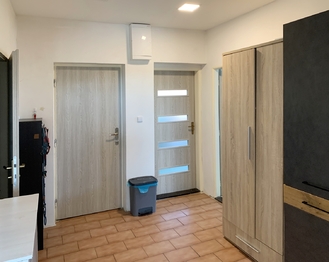 vstupní chodba - Prodej bytu 3+kk v osobním vlastnictví 120 m², Mšecké Žehrovice