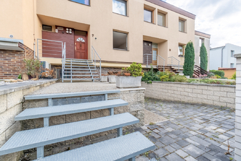 Pronájem domu 226 m², Praha 10 - Štěrboholy