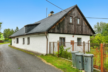Pohled od silnice - Prodej chaty / chalupy 108 m², Strašice 