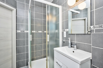 Koupelna - Prodej domu 117 m², Hvozdec