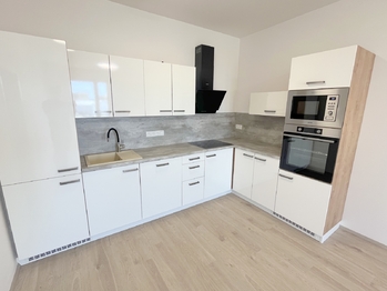 Kompletně vybavená kuchyňská linka - Pronájem bytu 3+kk v osobním vlastnictví 83 m², Brandýs nad Labem-Stará Boleslav