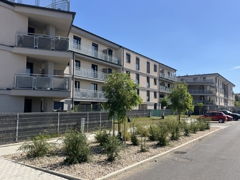 Pohled na dům - Pronájem bytu 3+kk v osobním vlastnictví 83 m², Brandýs nad Labem-Stará Boleslav