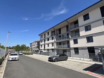 Pohled na dům - Pronájem bytu 3+kk v osobním vlastnictví 83 m², Brandýs nad Labem-Stará Boleslav