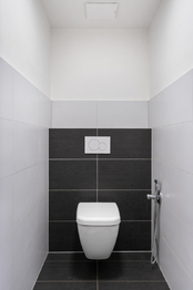 WC - Prodej bytu 3+kk v osobním vlastnictví 82 m², Praha 5 - Sobín