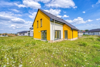Prodej domu 153 m², Lužany