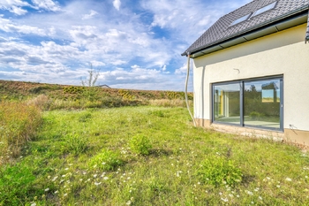 Prodej domu 153 m², Lužany