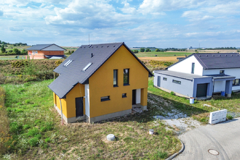 Prodej domu 153 m², Lužany