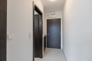 Pronájem bytu 1+kk v družstevním vlastnictví 27 m², Praha 5 - Hlubočepy