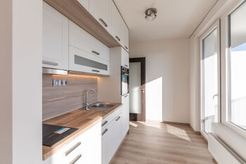 Pronájem bytu 1+kk v družstevním vlastnictví 27 m², Praha 5 - Hlubočepy