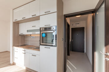 Pronájem bytu 1+kk v družstevním vlastnictví 27 m², Praha 5 - Hlubočepy