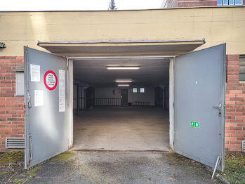 Pronájem garážového stání 14 m², Praha 6 - Dejvice