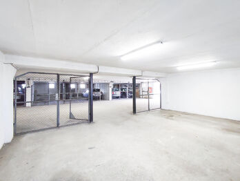 Pronájem garážového stání 14 m², Praha 6 - Dejvice