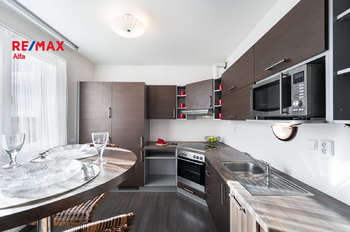 Pronájem bytu 1+kk v osobním vlastnictví 30 m², Klecany