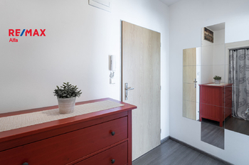 Pronájem bytu 1+kk v osobním vlastnictví 30 m², Klecany