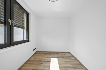 Pracovna - přízemí - Prodej domu 132 m², Hradec Králové