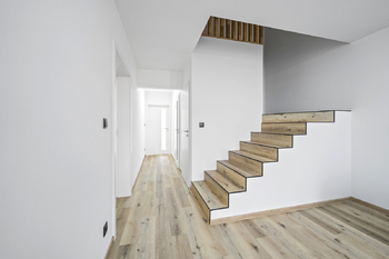 Vstupní hala - Prodej domu 132 m², Hradec Králové