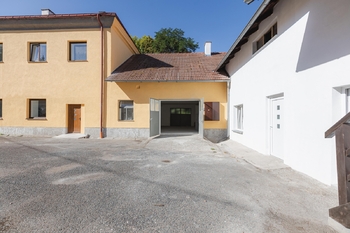 Prodej obchodních prostor 700 m², Zbiroh
