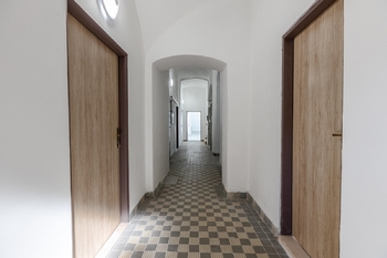 Prodej obchodních prostor 700 m², Zbiroh
