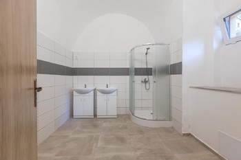Prodej obchodních prostor 700 m², Zbiroh