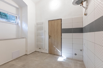 Prodej obchodních prostor 700 m², Zbiroh