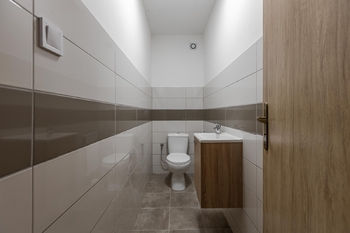 Prodej obchodních prostor 700 m², Zbiroh