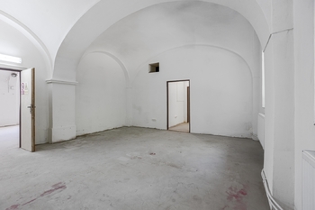 Prodej obchodních prostor 700 m², Zbiroh
