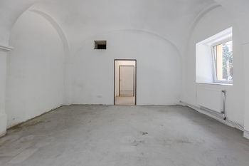 Prodej obchodních prostor 700 m², Zbiroh