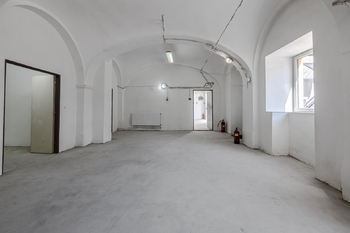 Prodej obchodních prostor 700 m², Zbiroh