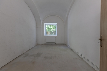 Prodej obchodních prostor 700 m², Zbiroh