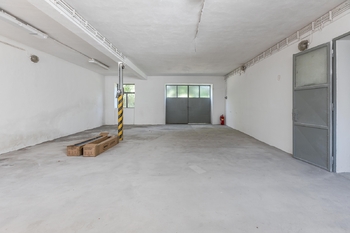 Prodej obchodních prostor 700 m², Zbiroh